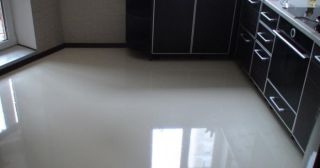 Наливной пол на кухне Петергоф, цена от 879 руб.